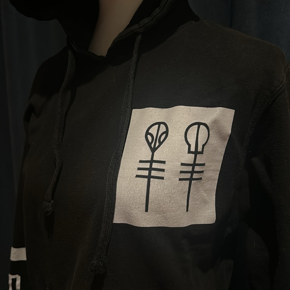 ⭐️SALE⭐️ Twenty One Pilots Black Hooded Sweatshirt Size Small - Picture 4 of 10